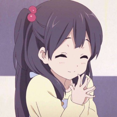 女表演者艺术展上半裸倒挂当钟锤